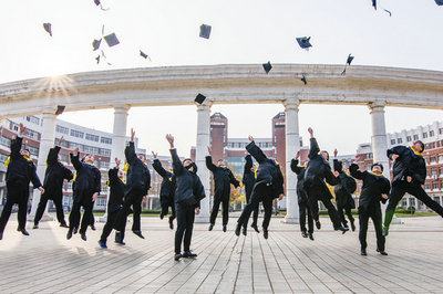 北京大學(xué)高級(jí)研修班 北京大學(xué)高級(jí)研修班
